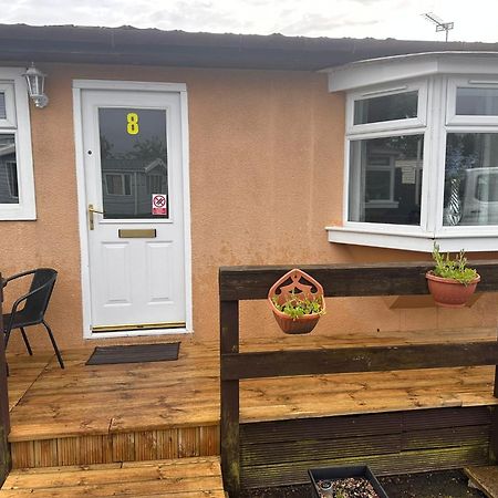 Semi-Detached Chalet - Uddingston, Glasgow エクステリア 写真